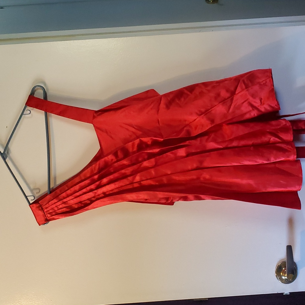 Chic Red Pleated One-Shoulder Blouse